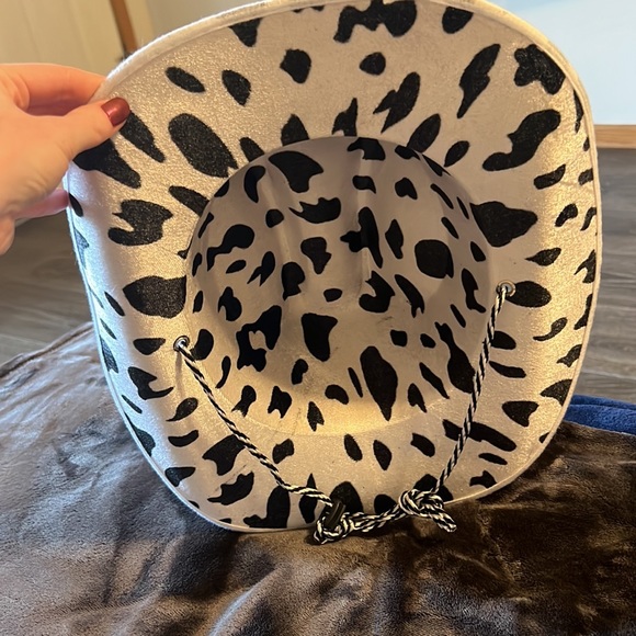 Women’s hat - Picture 4 of 4